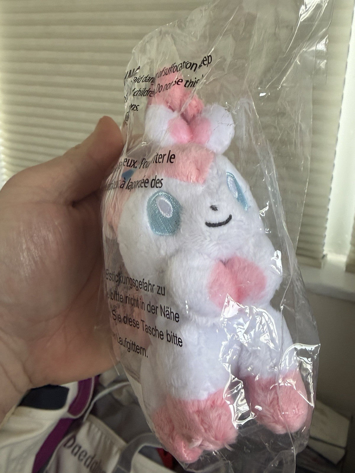 Sylveon 700 Mascot with Carabiner mini PLUSH Pokemon Center NEW WITH TAG